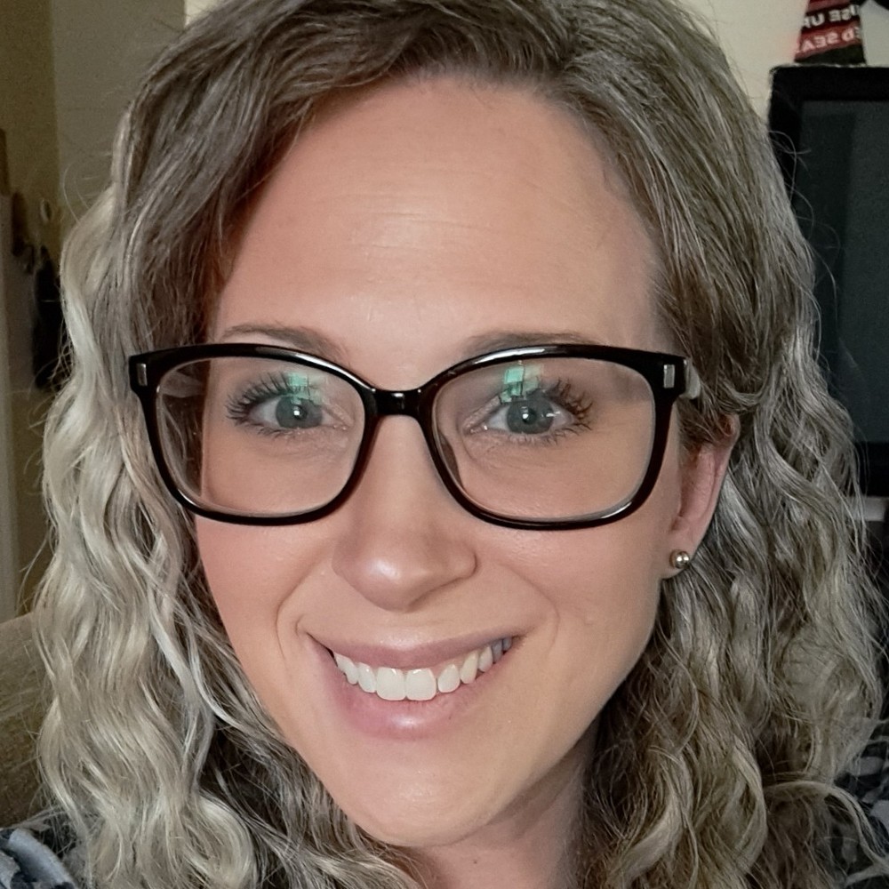 Meet your Posher, Claire